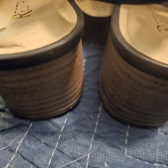 Restricted Black Suede Block Heel - Picture 4 of 5